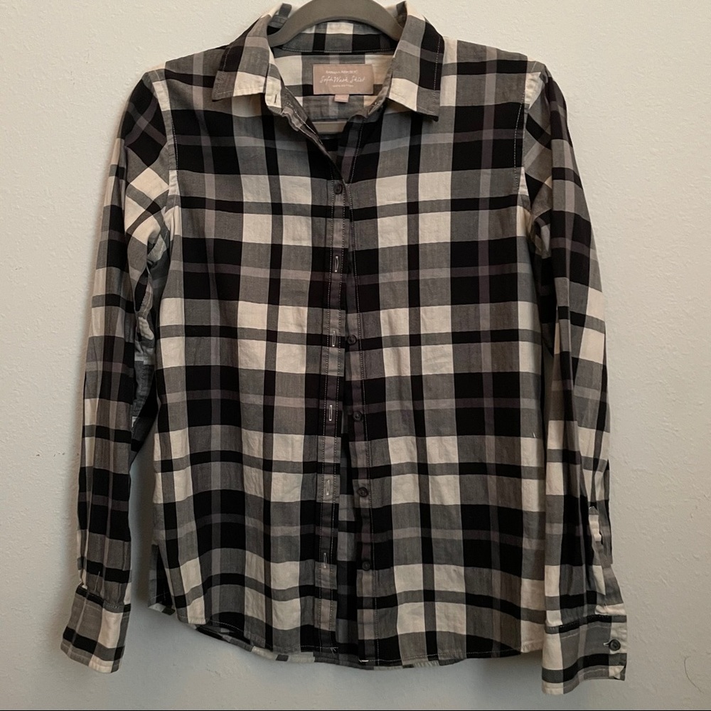 BLACK & WHITE FLANNEL TOP